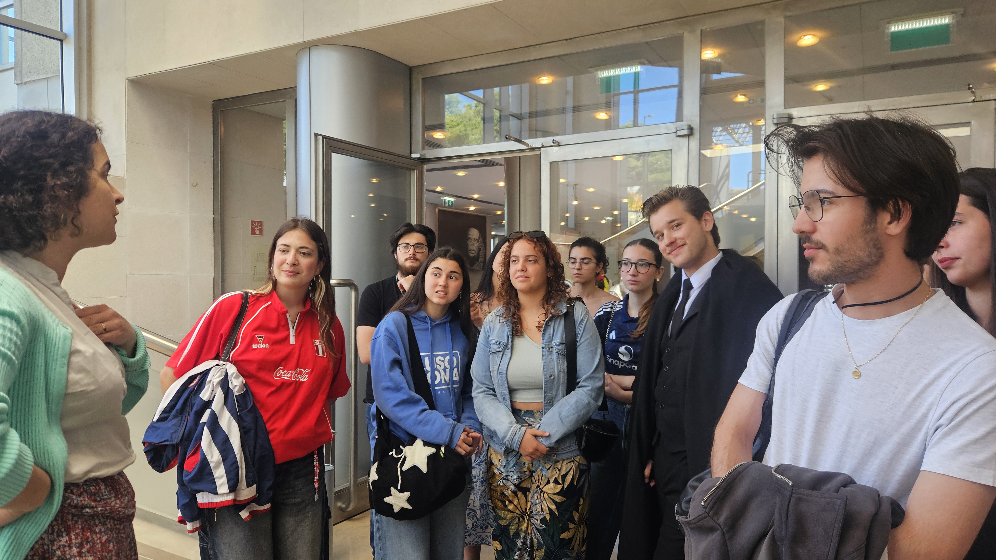 Estudantes do Curso de Formação de Atores visitam o Teatro Aberto