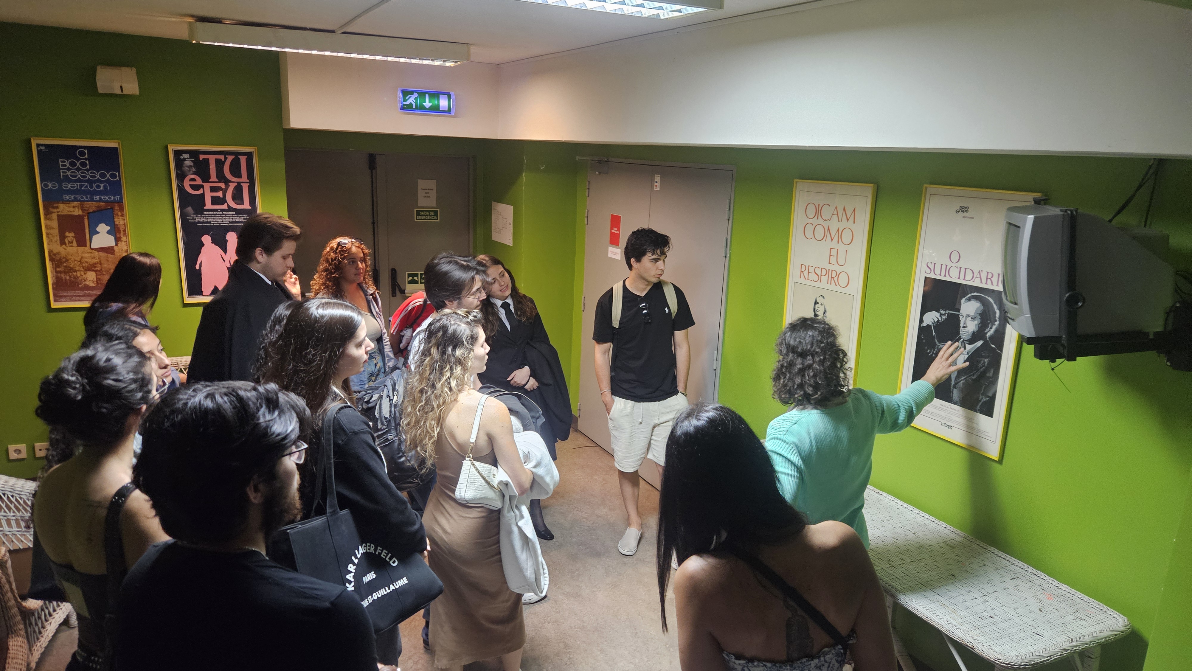 Estudantes do Curso de Formação de Atores visitam o Teatro Aberto